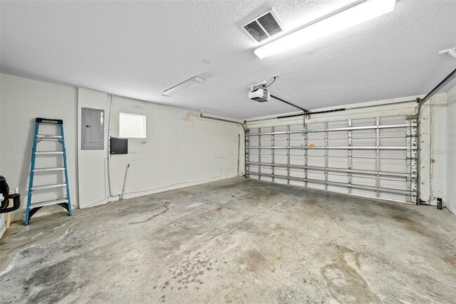 Building Photo - 3625 Bay Heights Way