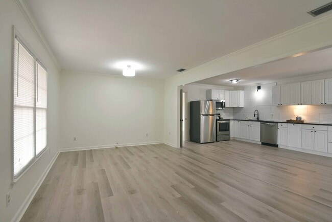 Building Photo - 2613 Oak View St