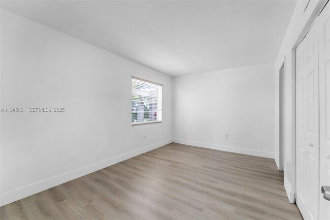 Building Photo - 6911 SW 129th Ave