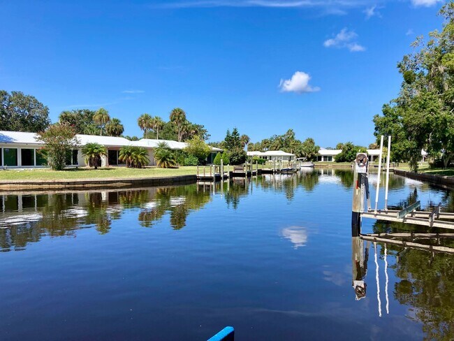 Building Photo - Completely remodeled waterfront condo!