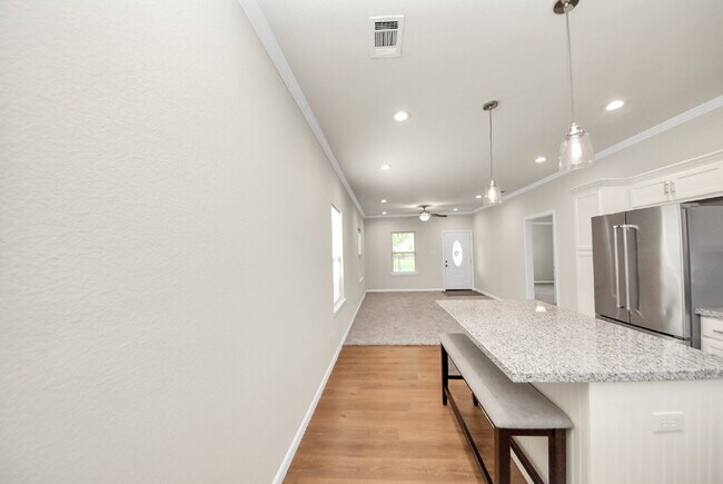 Building Photo - Renovated Houston Gem Near Downtown & the Medical Center