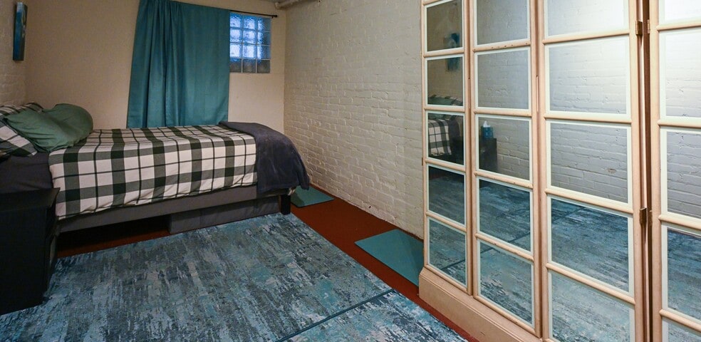 Bedroom 1 - 2008 Klingle Rd NW