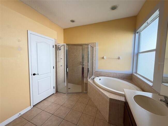 Building Photo - 3816 70th Ave E