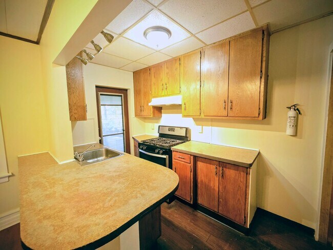 Building Photo - 1016 Spring Garden St