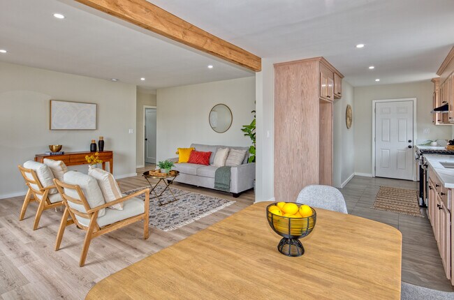 Building Photo - 11114 Ruthelen St