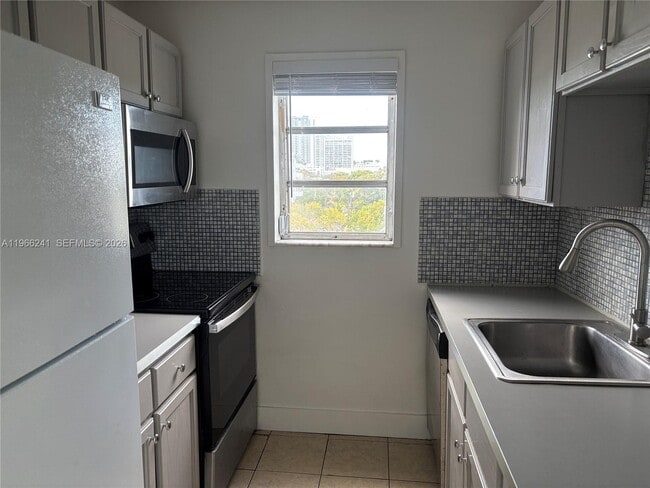 Building Photo - 1701 Washington St