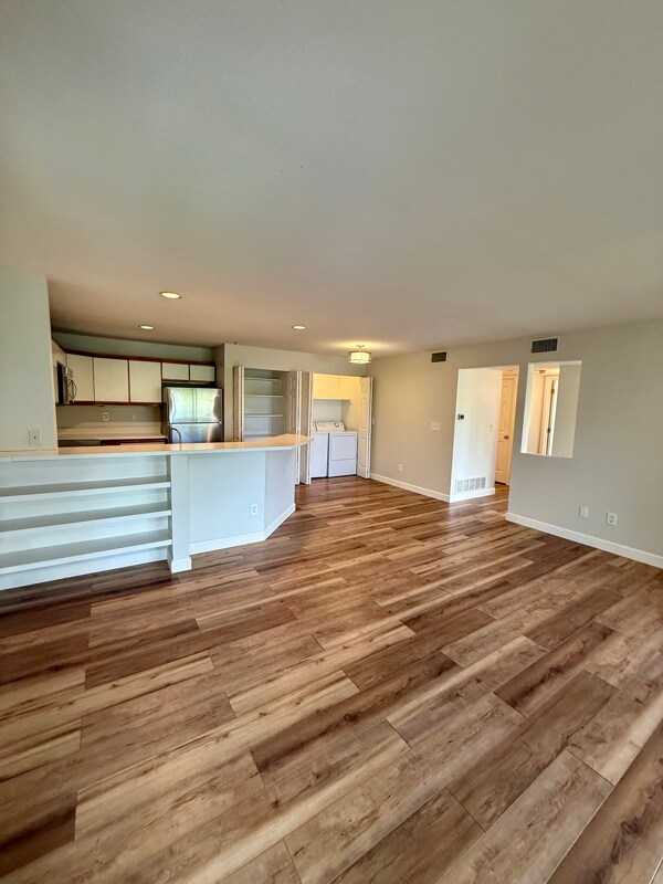 Building Photo - 33 S Boulder Cir