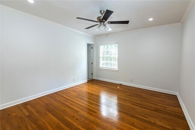 Building Photo - 1311 Roxboro Dr NE