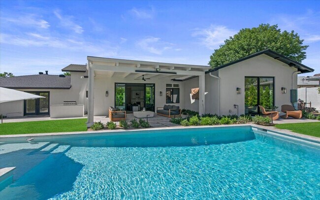 Building Photo - 3631 N 54th Ct