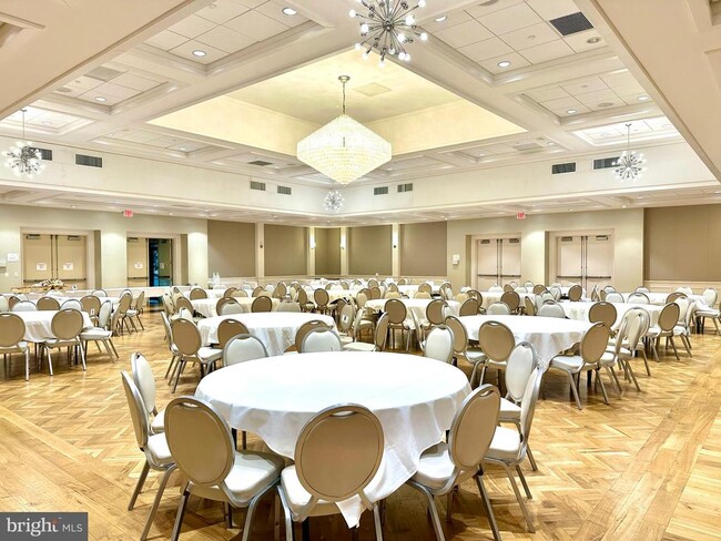 Building Photo - 3210 N Leisure World Blvd