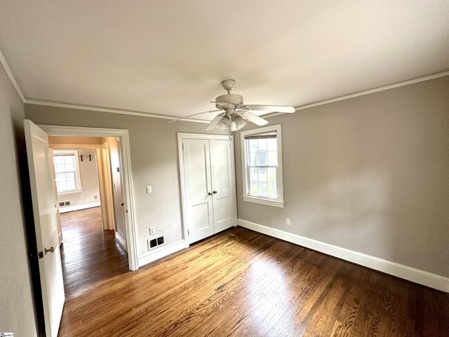 Building Photo - 5 Whitsett St