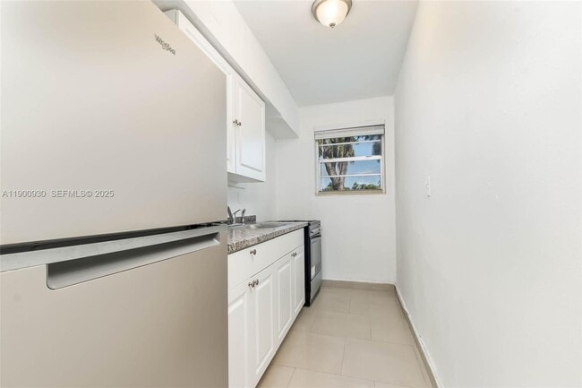 Building Photo - 1685 Jefferson Ave