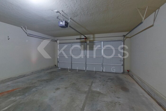 Building Photo - 521 SW 163rd St