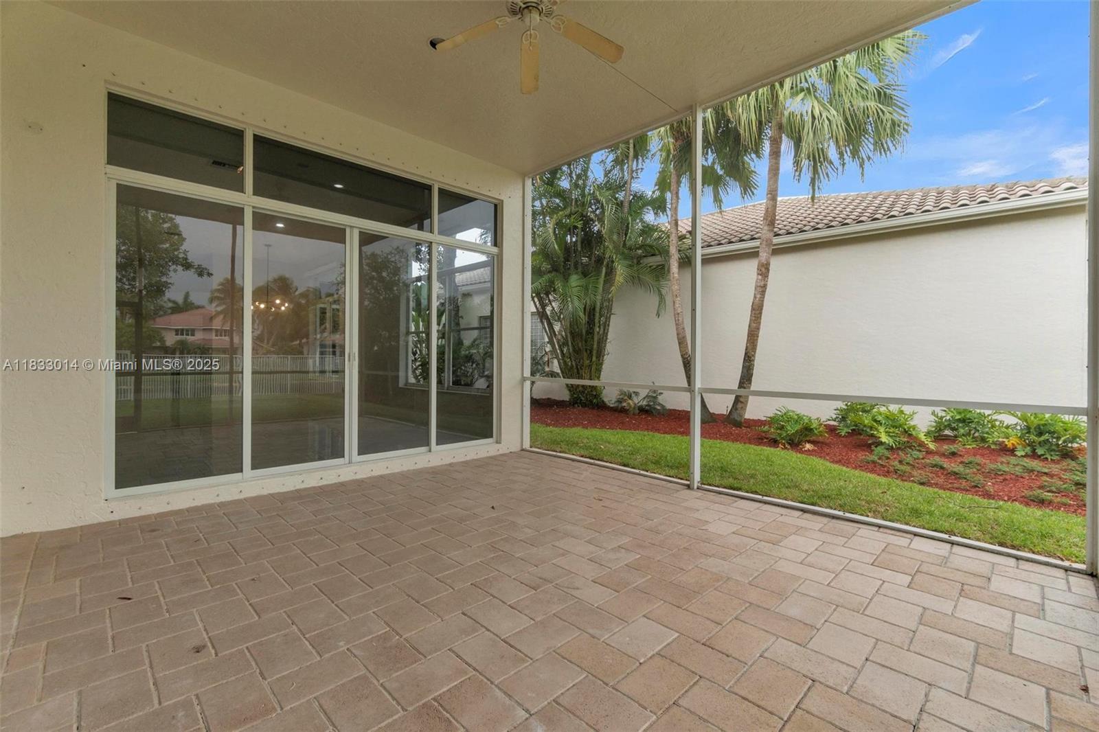 Building Photo - 2553 Bay Pointe Dr