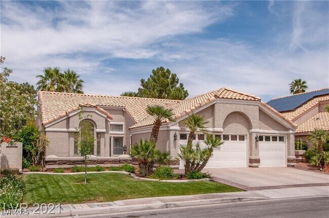 Building Photo - 2644 White Pine Dr