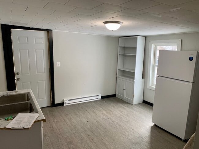 Building Photo - 213 S 2nd St