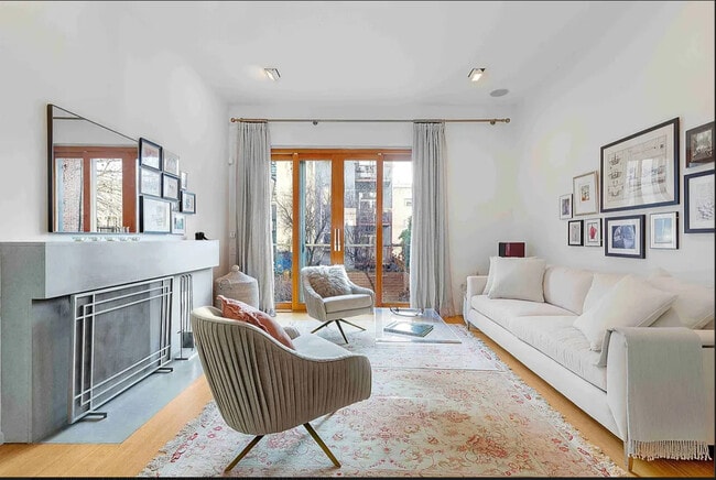 Building Photo - 112 W 118th St