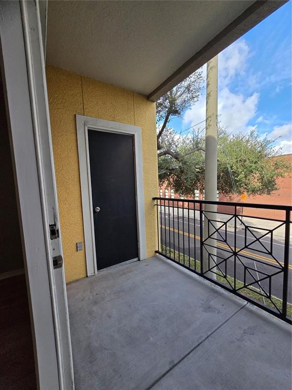 Building Photo - 1910 E Palm Ave