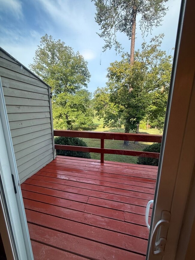 Building Photo - Long Term Rental - Smoke Rise Townhouse - ...