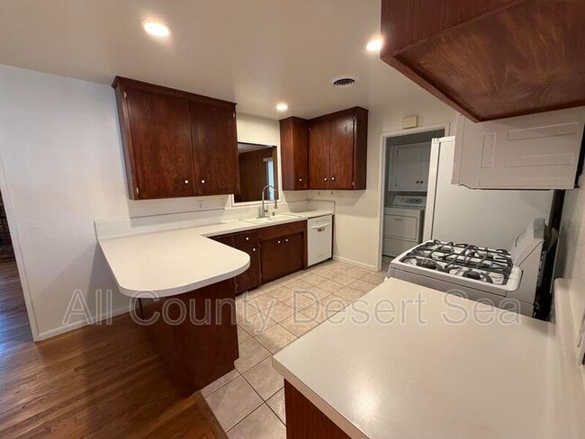 Building Photo - 10250 Masterson Rd