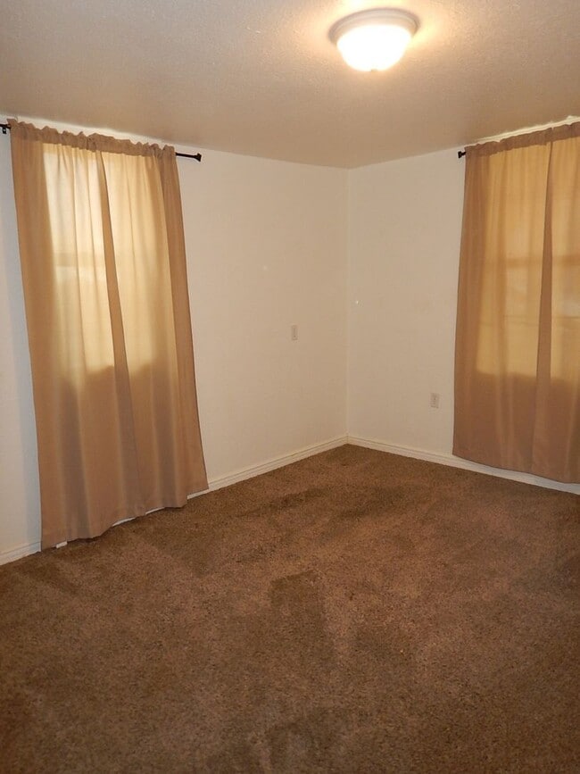 Building Photo - 0467