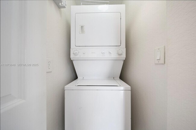 Building Photo - 9021 SW 94th St