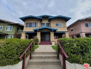 Building Photo - 2932 1/2 Normandie Ave