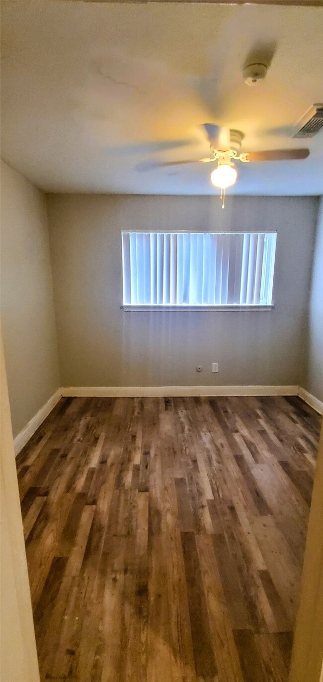 Building Photo - 15414 W Hampton Cir