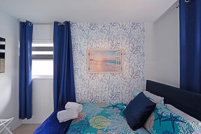 Building Photo - 391 NW 35th Ct