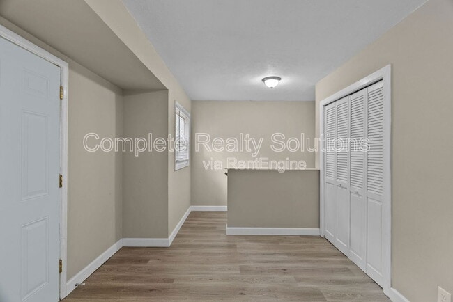 Building Photo - 270 Estridge Rd