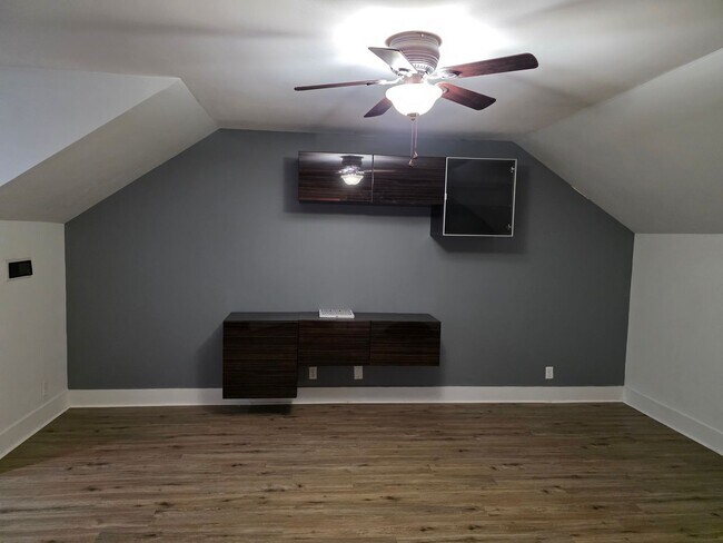 Building Photo - Large 3 Bedroom Townhouse in South Nashville