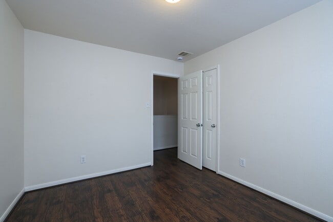 Building Photo - 12054 Mallard Stream Ct
