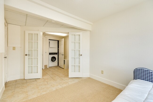 Building Photo - 411 Sailfish