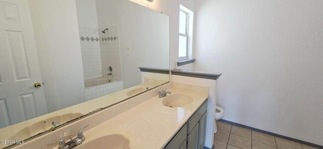 Building Photo - 7123 Oval Rock Dr
