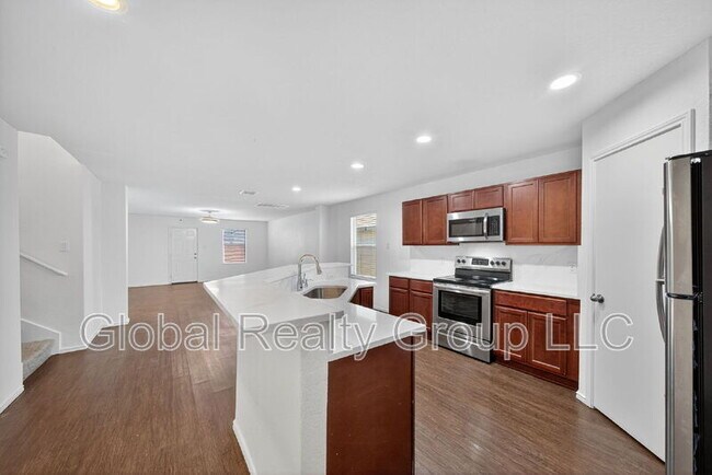 Building Photo - 7139 Quarter Moon