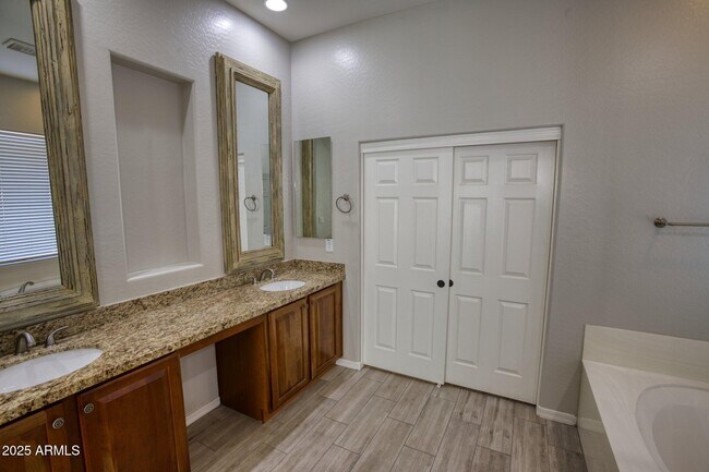 Building Photo - 38540 N Vista Hills Ct
