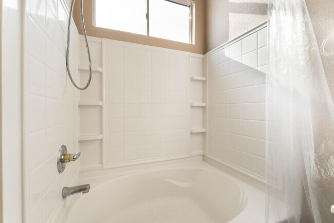 Building Photo - 6604 Lavender Lilly Ln