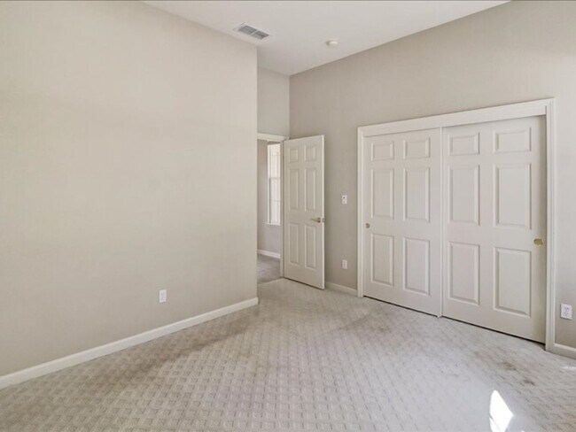 Building Photo - Trilogy 55+ Beautiful 3BD/3BA with pond view