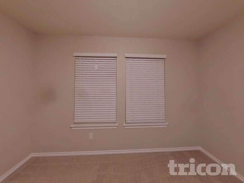 Building Photo - 3417 Doris Dr