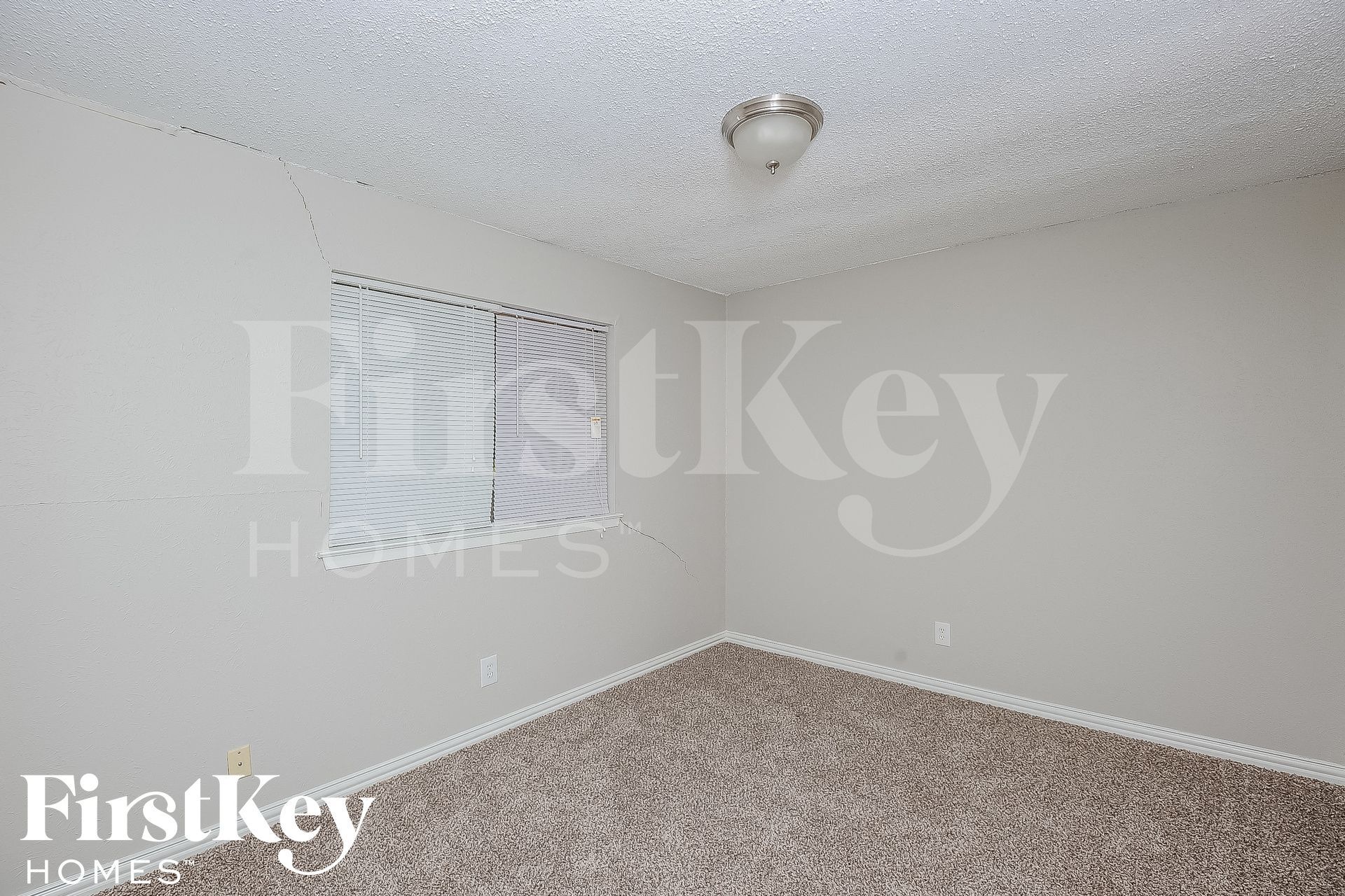 Building Photo - 1626 Glenhill Ln