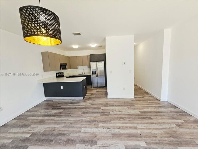 Building Photo - 127 NE 184th Terrace