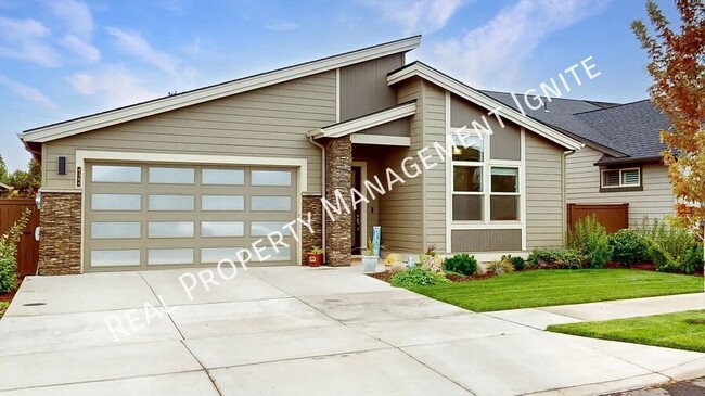 Primary Photo - Immaculate Triple Ridge Home