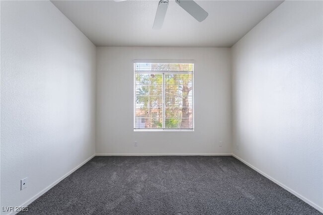 Building Photo - 2201 Ramsgate Dr