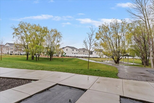 Building Photo - 1041 N 200 W