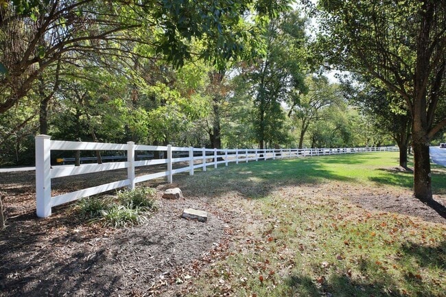 Building Photo - 1803 Canopy Ln