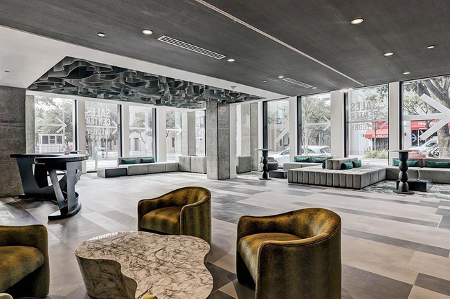 Building Photo - 1211 Caroline St