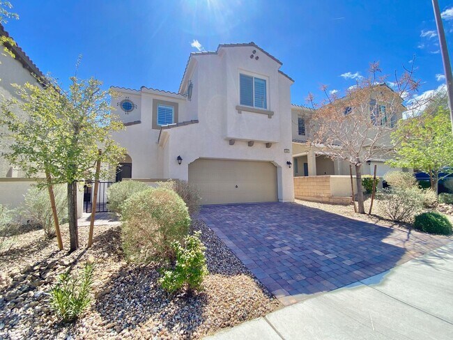Primary Photo - STUNNING 2 STORY HOME 3 BEDROOM/2.5 BATHROOM