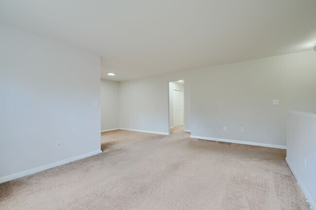 Building Photo - 1 Bed 1 Bath Home for Rent in Rockville, MD- INCLUDES GAS/HEAT AND WATER