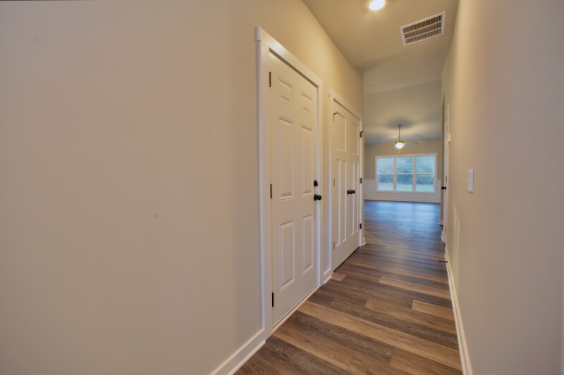 Building Photo - 511 North Point Cir