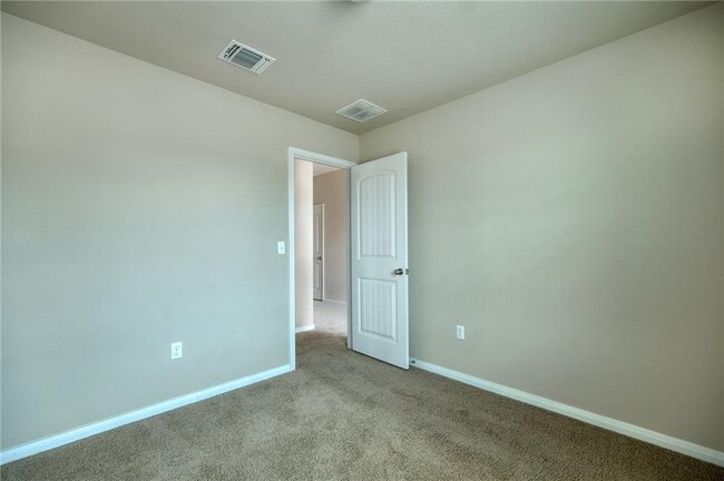 Building Photo - 219 Screech Owl Dr